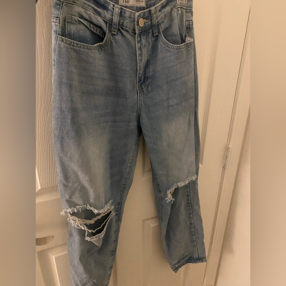 Loose Blue Ripped Jeans